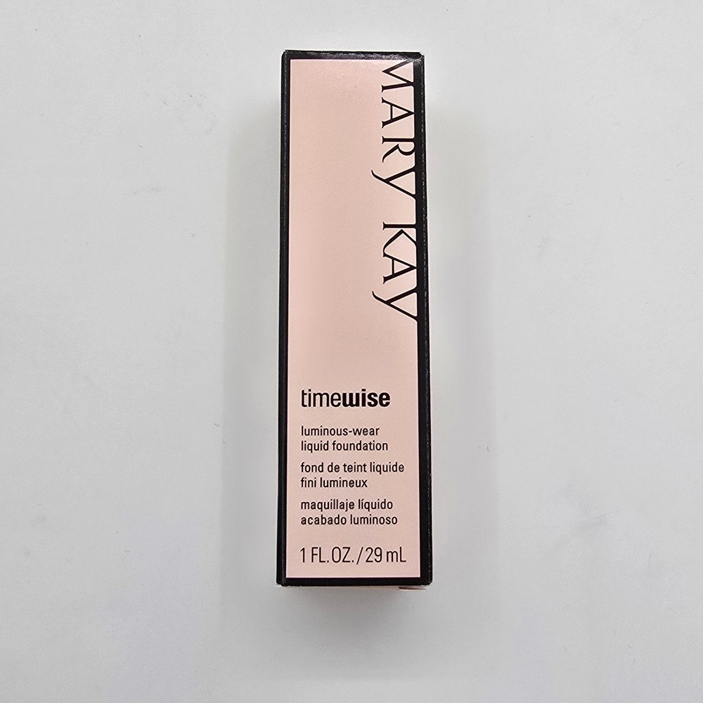 Mary Kay TimeWise Luminous-Wear Liquid Foundation Beige 2 Normal to Dry Skin 1oz